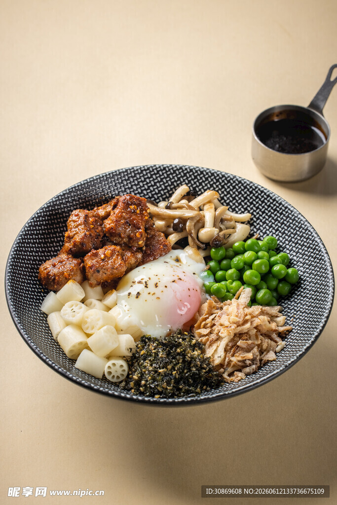 美味日式盖饭
