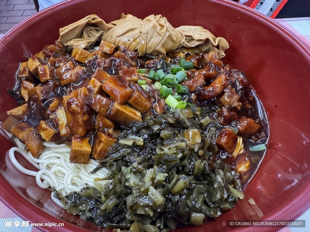 美味丰富的特色拌面