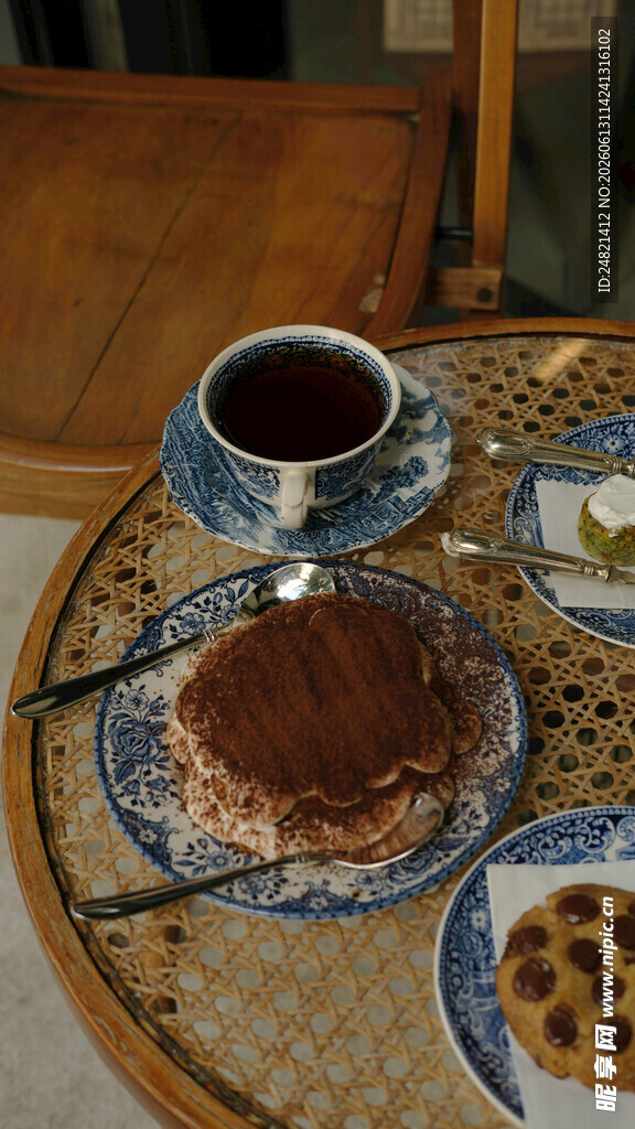 中式茶点与茶饮组合