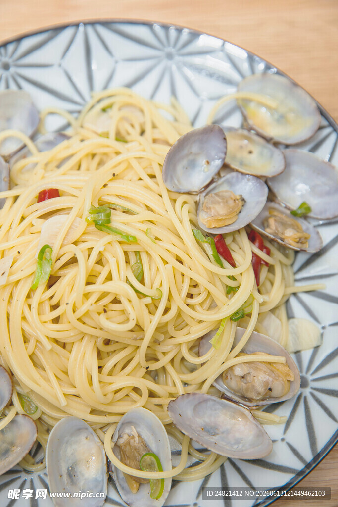 蛤蜊意面美食摆盘