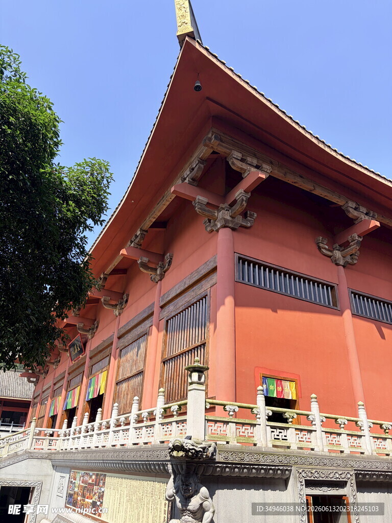 中式古建筑屋顶特写