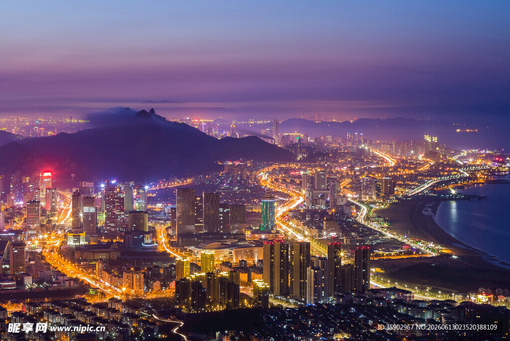 城市璀璨夜景俯瞰图