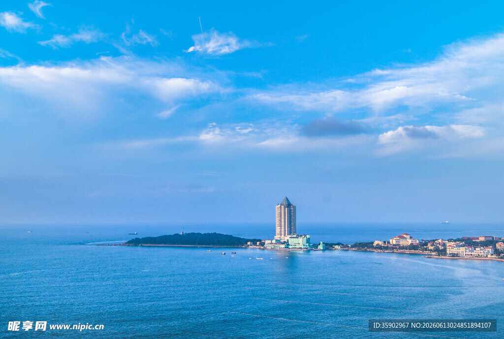 海滨城市美丽灯塔景观