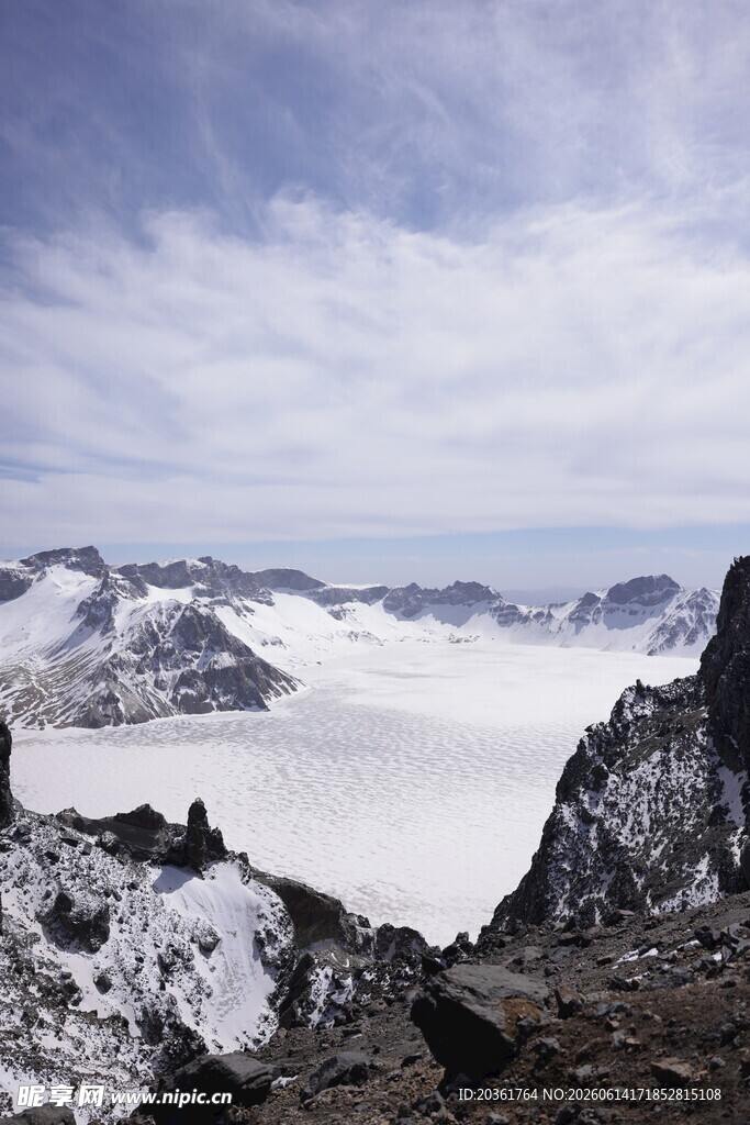 雪山湖泊壮丽自然景观