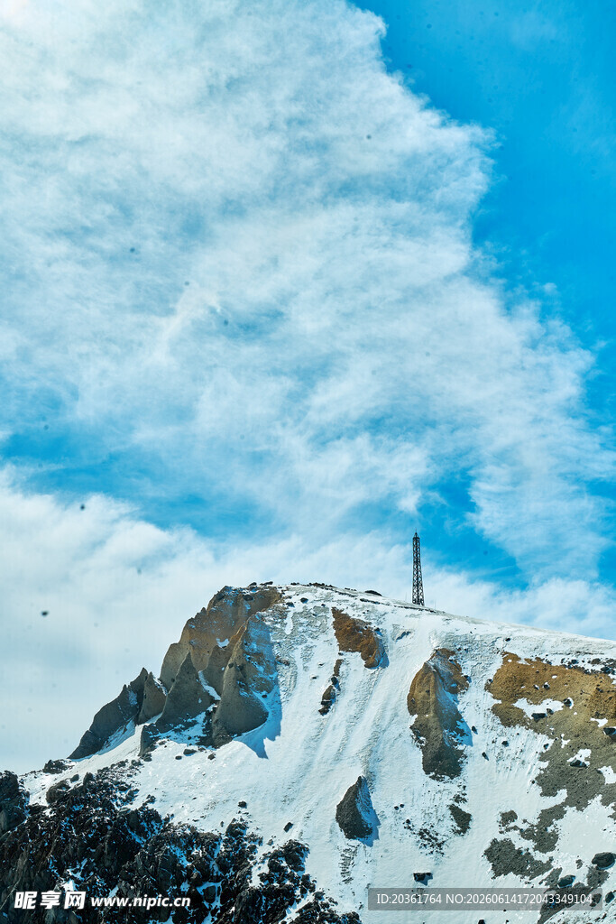 雪山之巅的壮丽景致