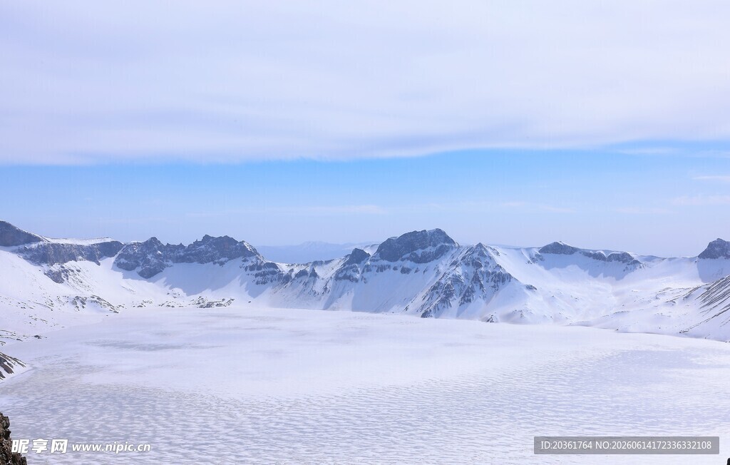 壮丽雪山景观