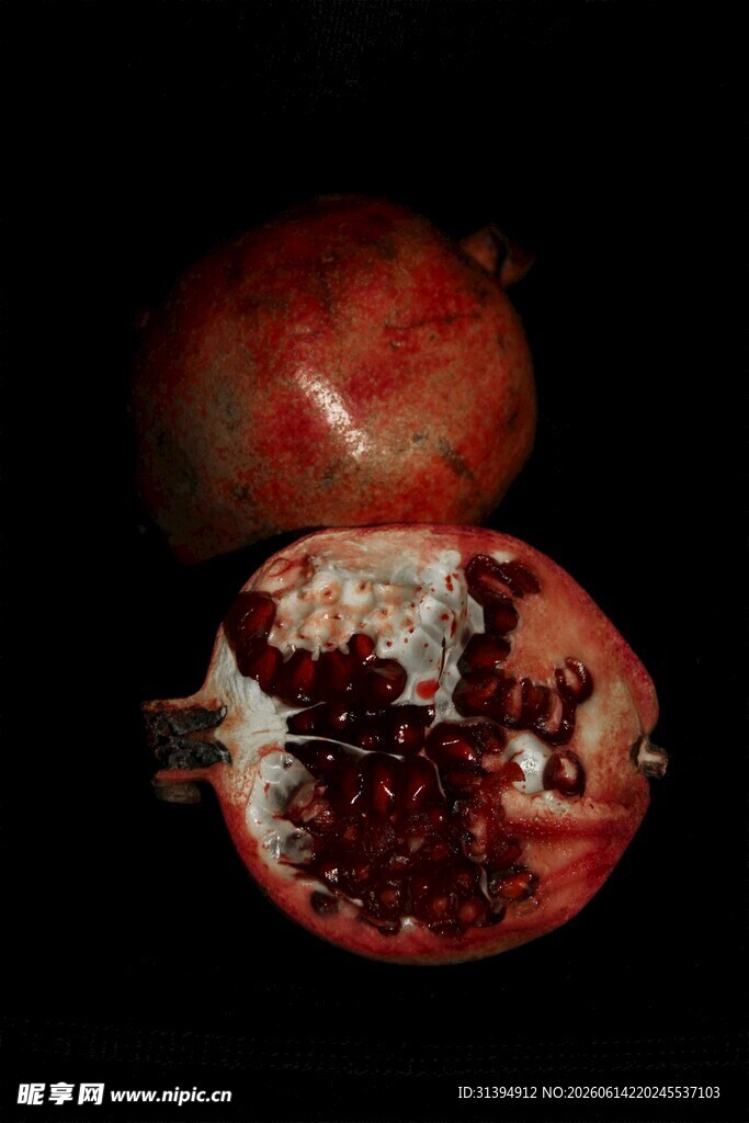 红石榴特写果肉饱满籽艳