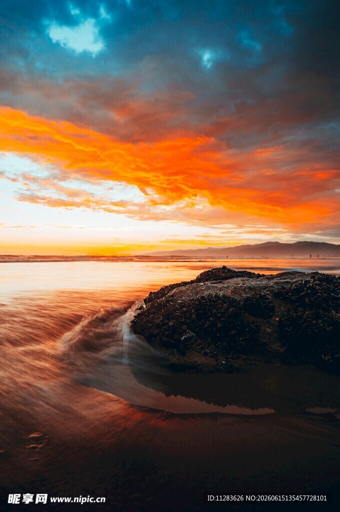 海边日落美景如画