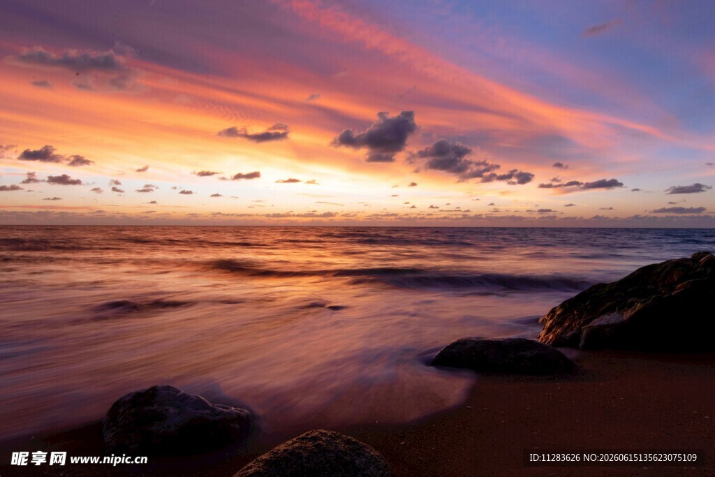 海边绚丽日落美景
