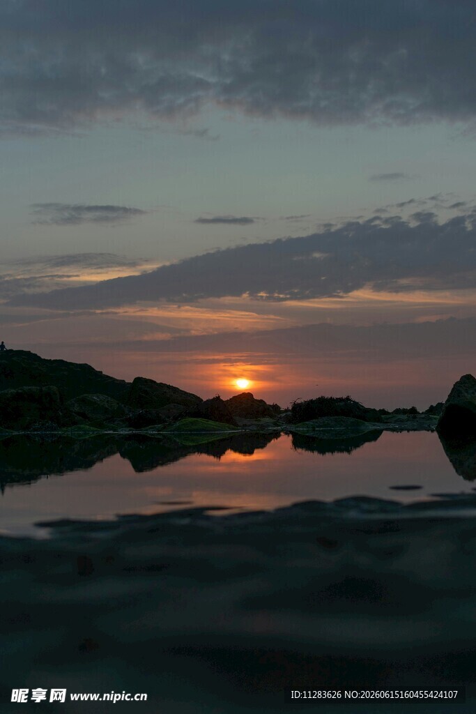 湖畔日落美景