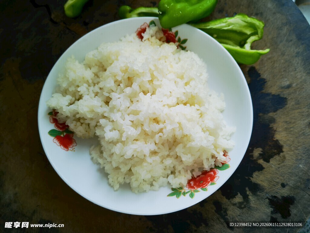一盘白米饭