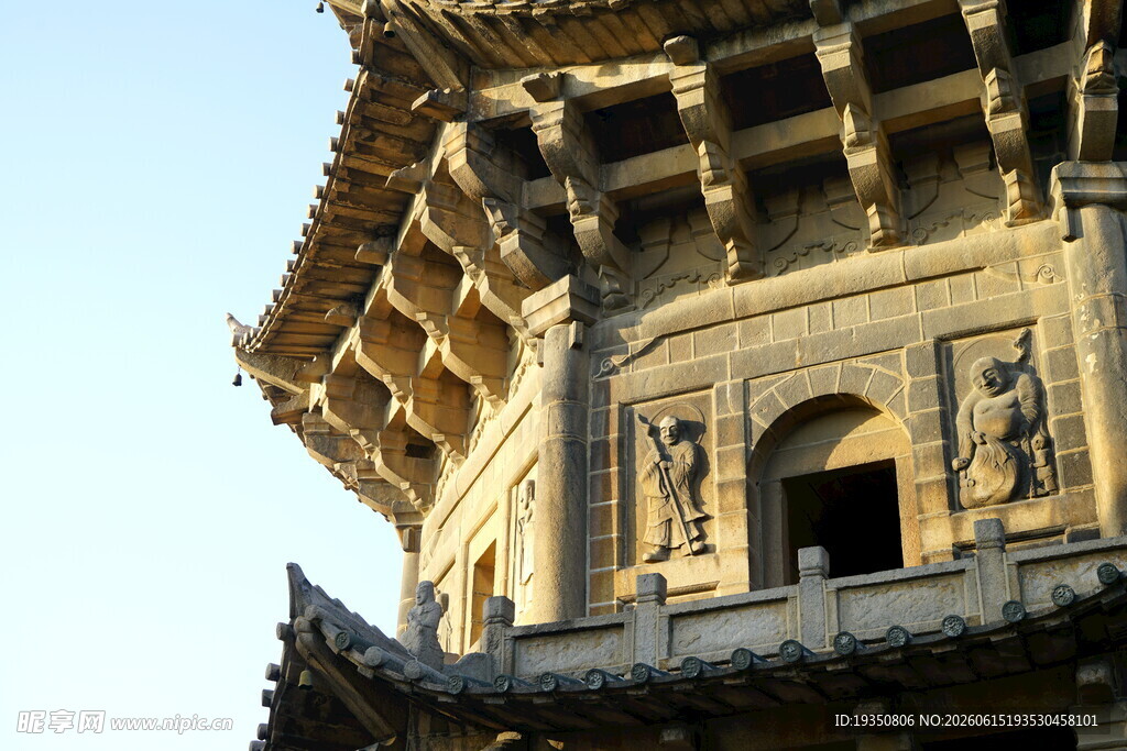 泉州开元寺双塔古建筑上的浮雕