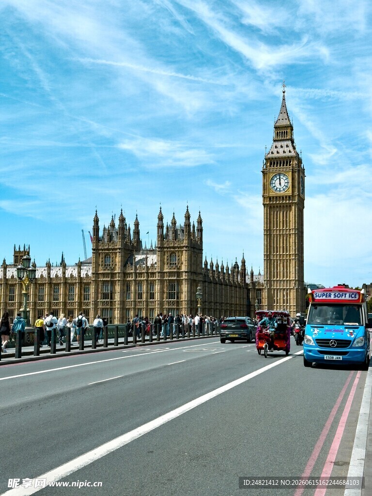 伦敦街景中的大本钟