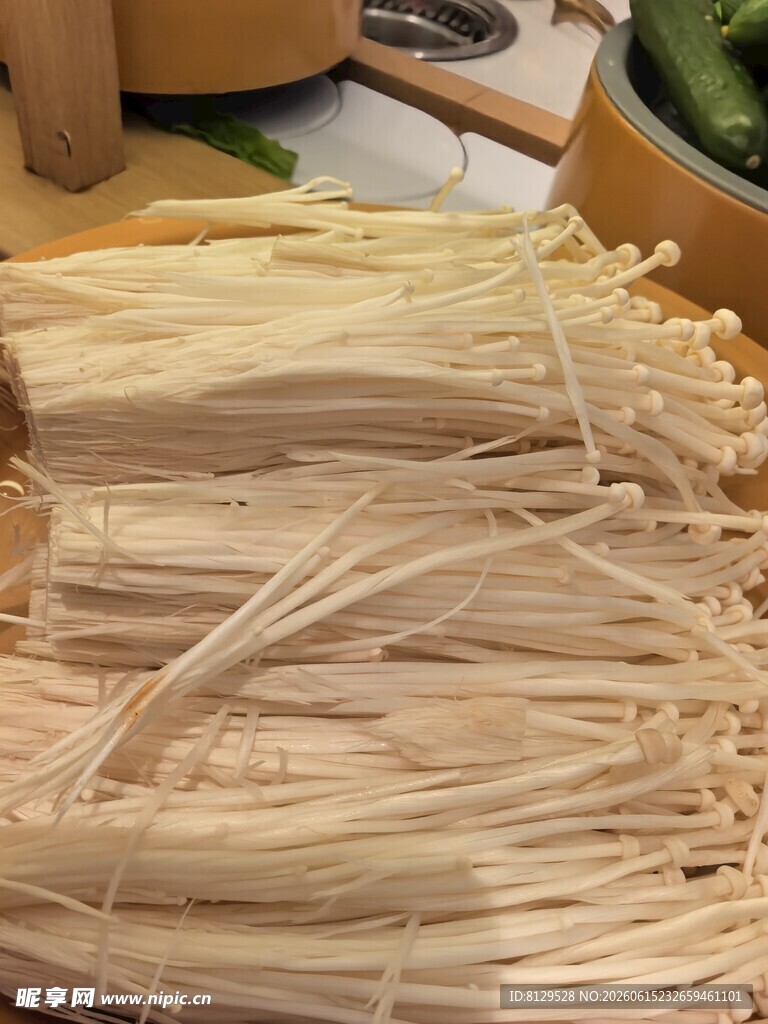 手工制作的新鲜面条