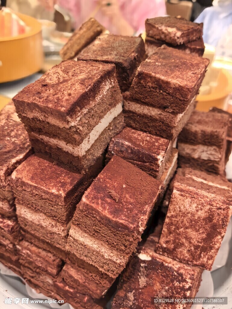 美味巧克力方块糕点