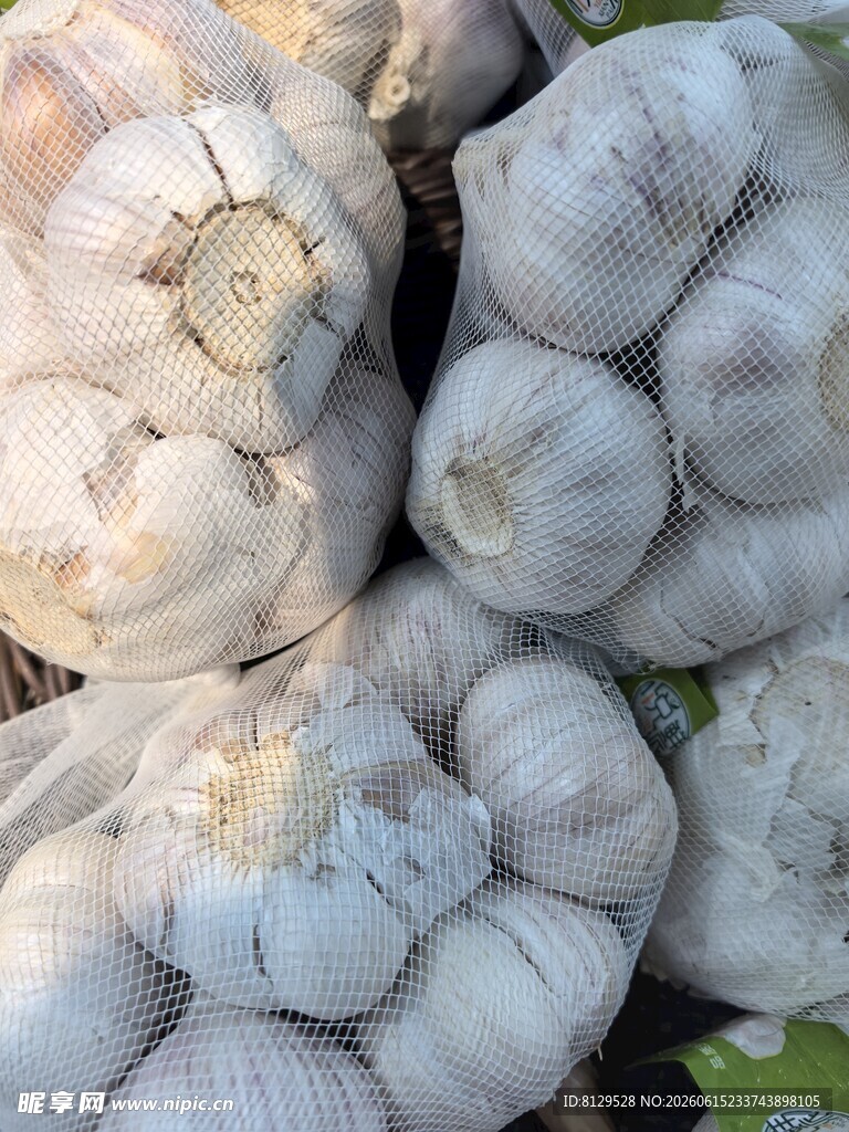 新鲜大蒜堆