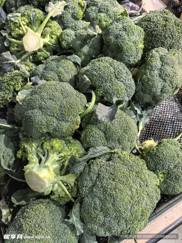 新鲜西兰花堆叠