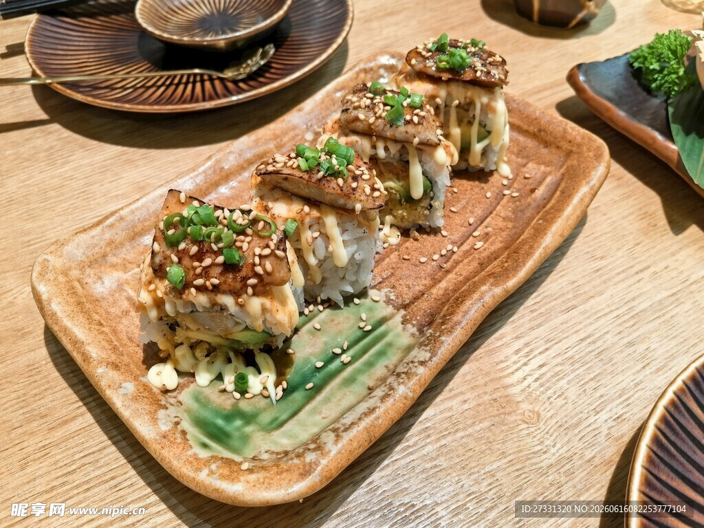 美味精致寿司拼盘