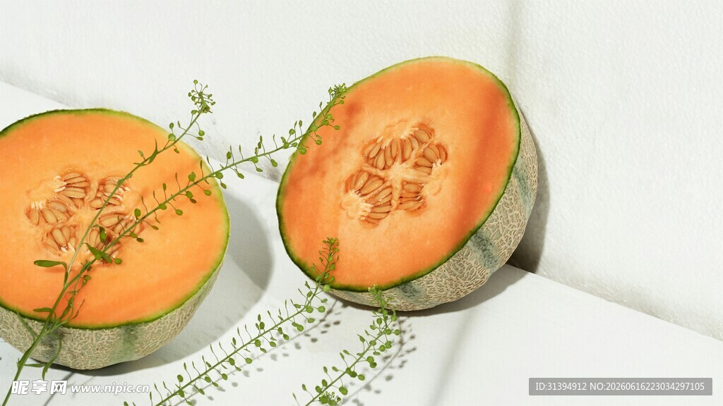 切开的新鲜甜瓜