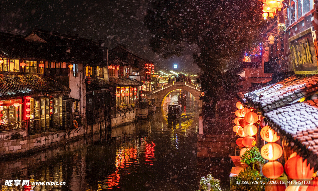 江南水乡夜景灯火璀璨