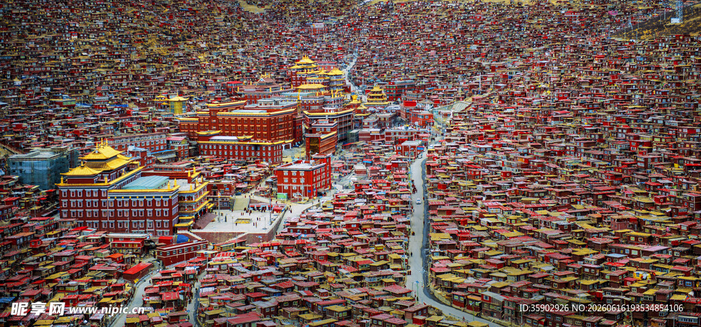 热闹大型体育场场景