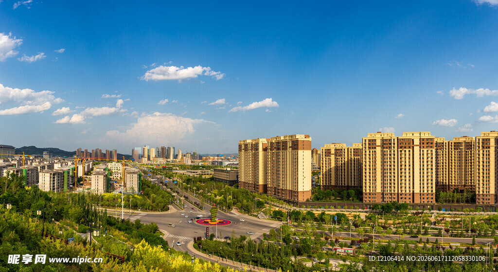 城市住宅区与自然景观