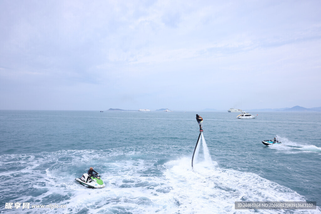 海上飞人畅享水上运动乐趣