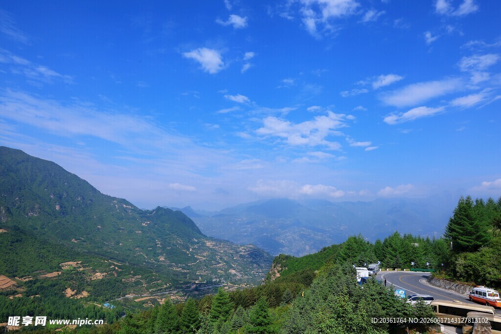 山间美景