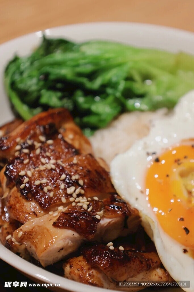 鸡排叉烧饭