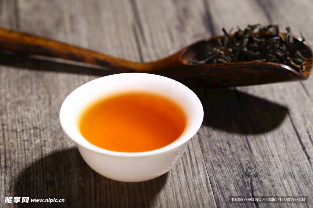 一杯香茗品味中式雅韵