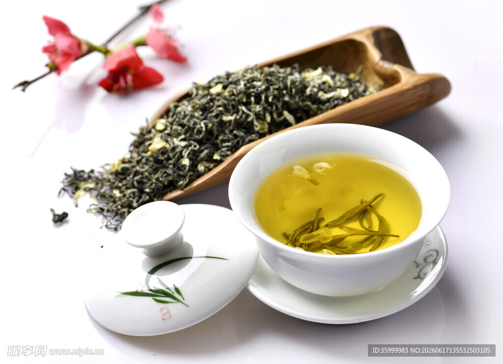 清香绿茶品味闲适时光
