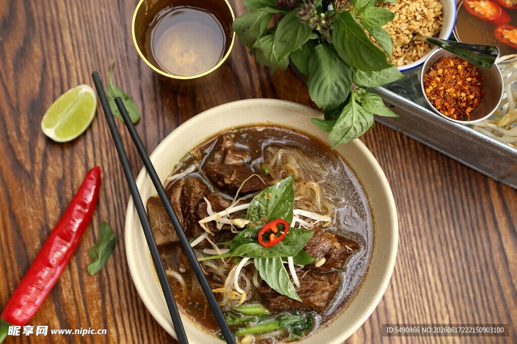 美味牛肉汤粉 鲜香诱人