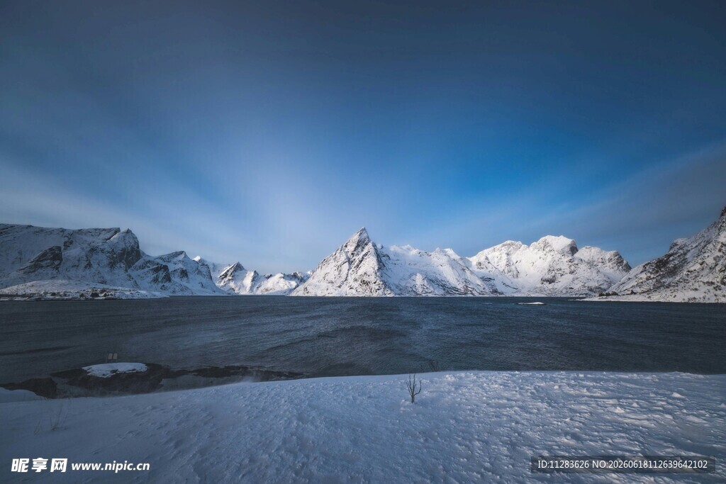 雪山壮丽风光