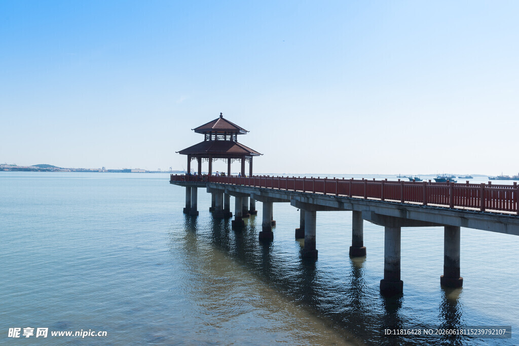 海上长亭美景