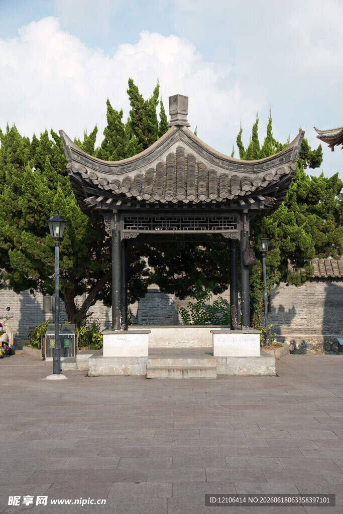 中式古亭尽显典雅韵味