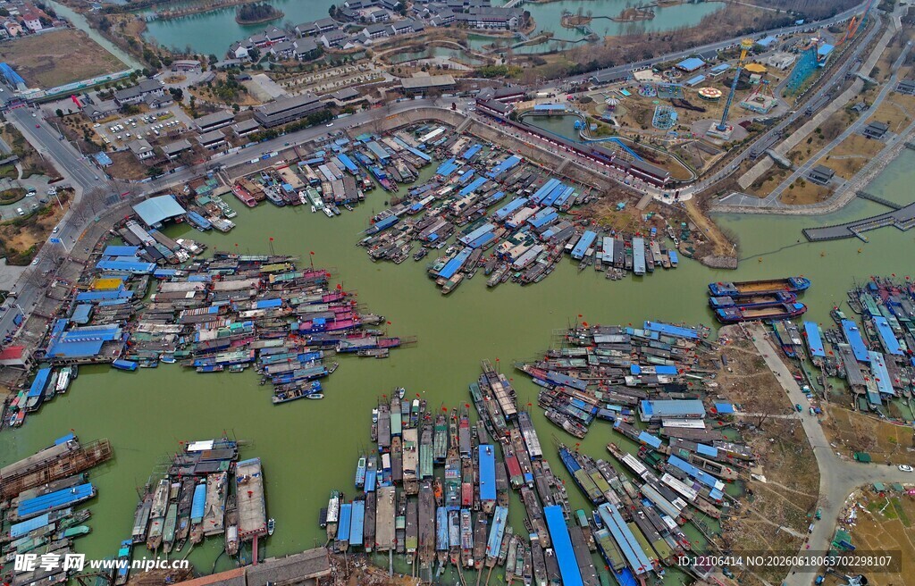 港口船只鸟瞰景象