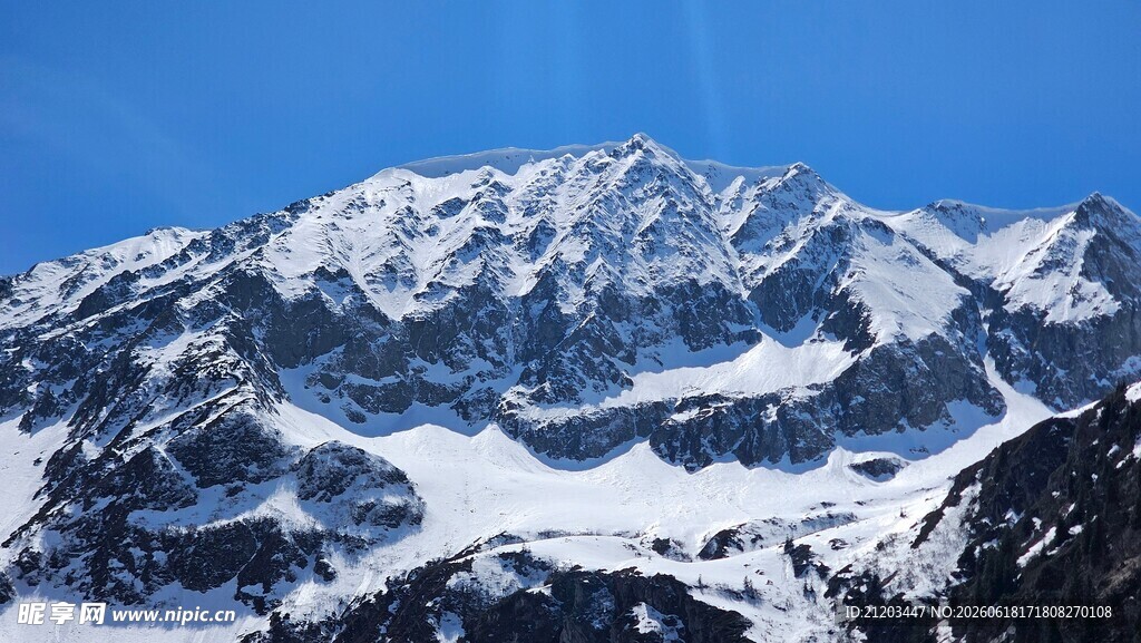 壮丽雪山美景