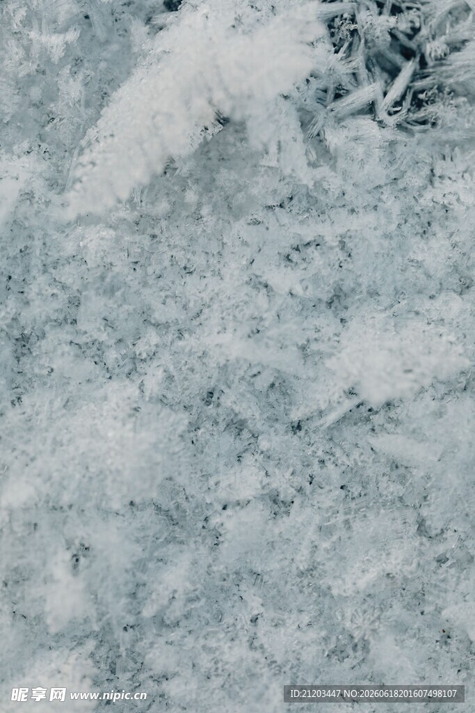 冰雪覆盖的自然纹理画面