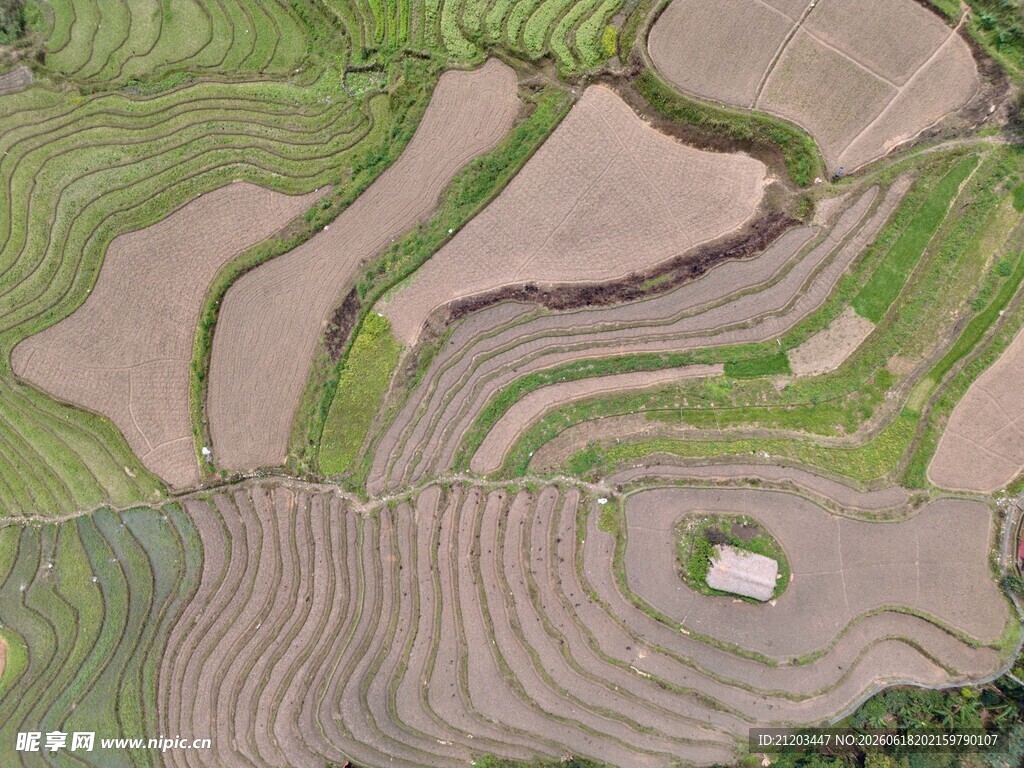 俯瞰田园风光的美丽景致