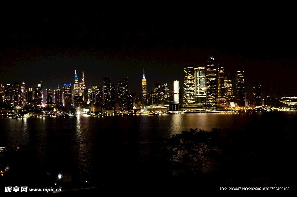 城市璀璨夜景灯火辉煌