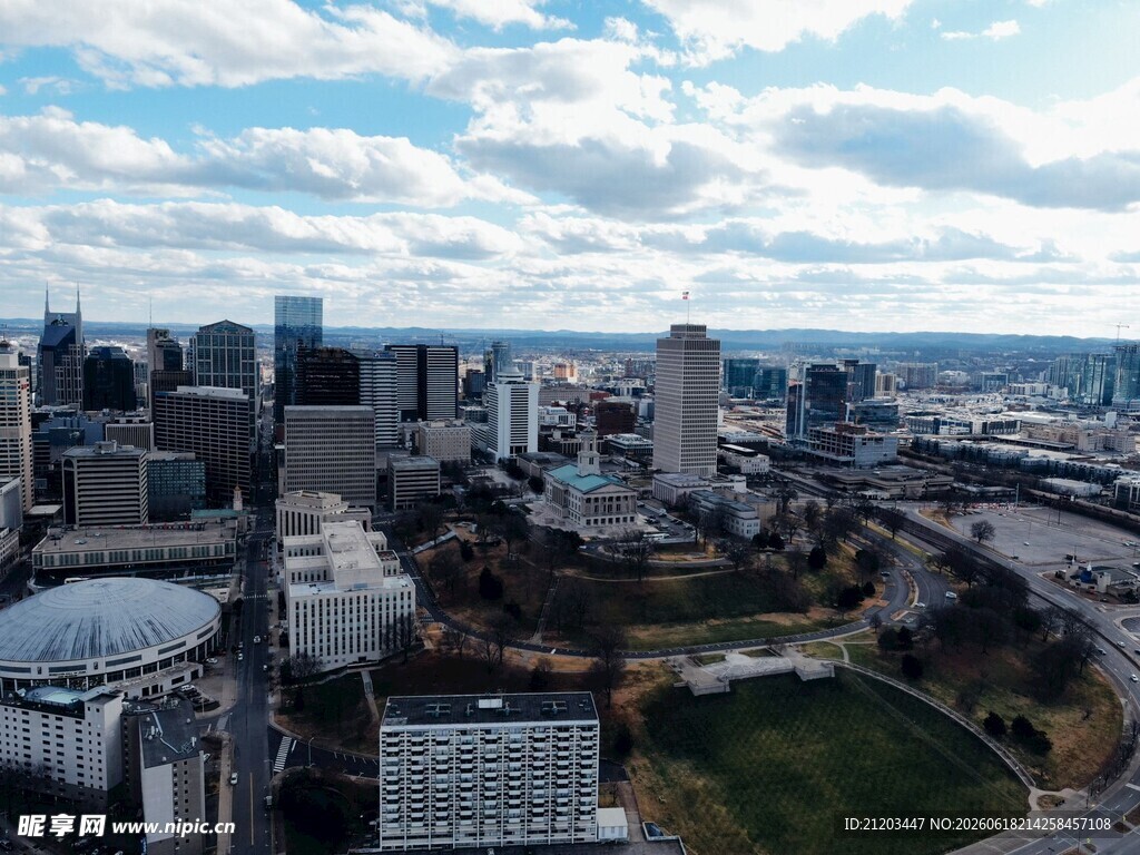 城市天际线俯瞰景观