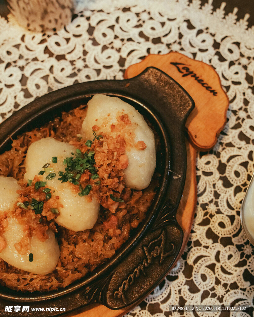 砂锅糯米丸子美食特写