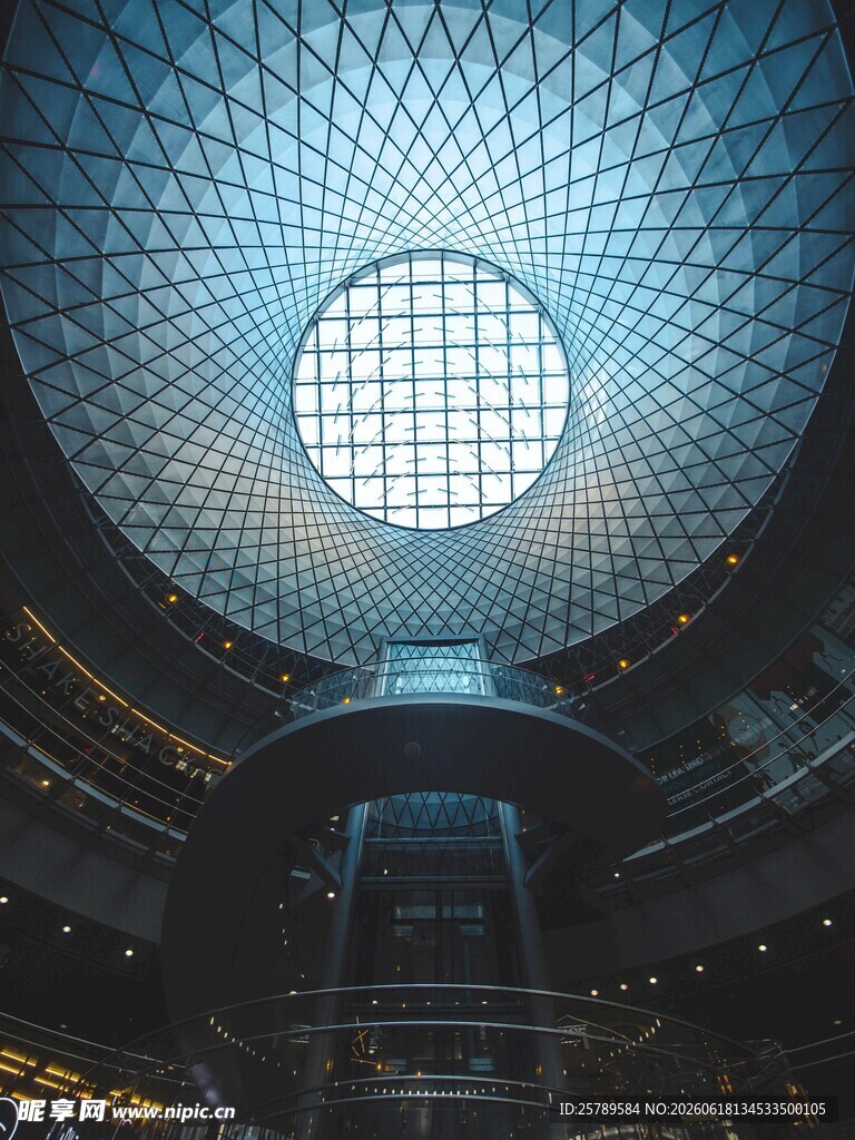 穹顶建筑内部独特景观
