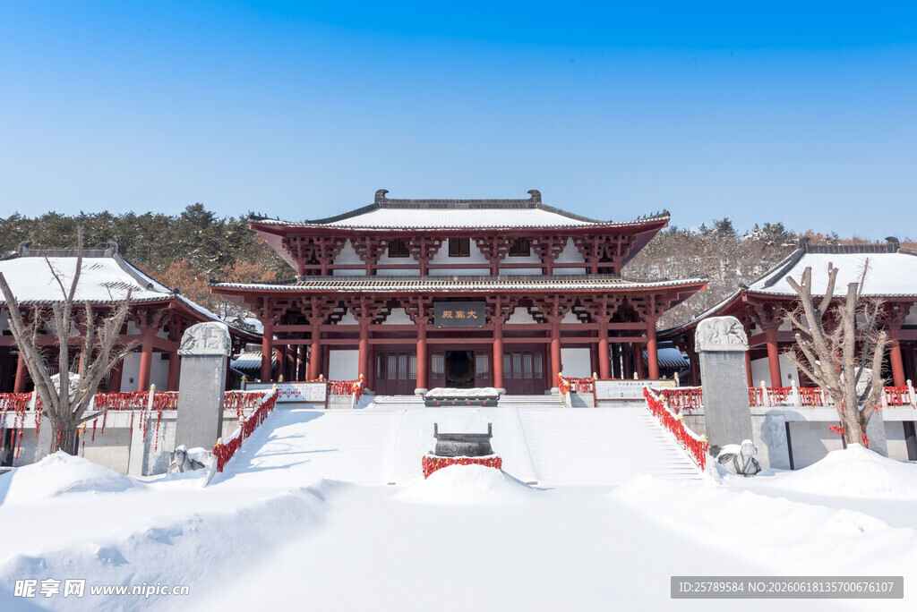 雪覆古建尽显中式典雅韵味