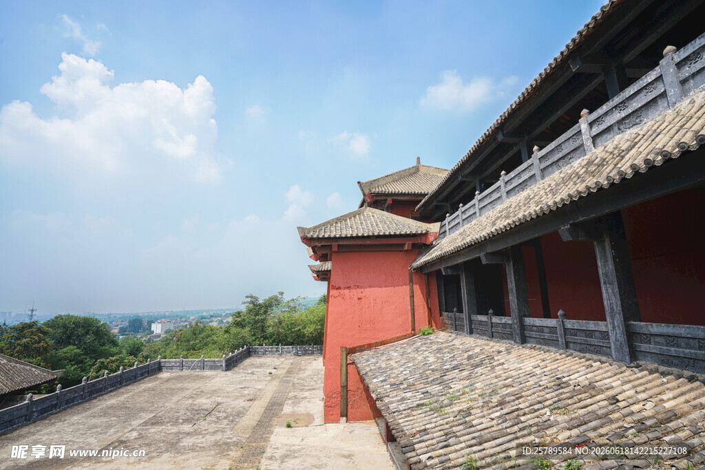 古建红墙尽显中式韵味