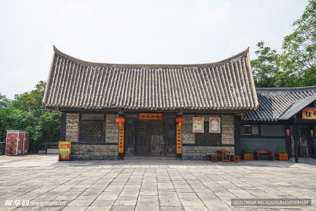 中式传统古建筑外观