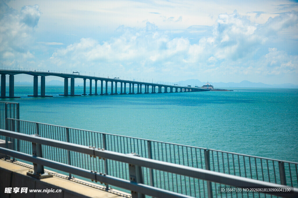 海上长桥风景