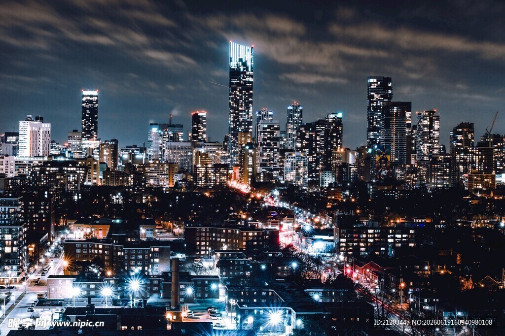 城市璀璨夜景俯瞰图