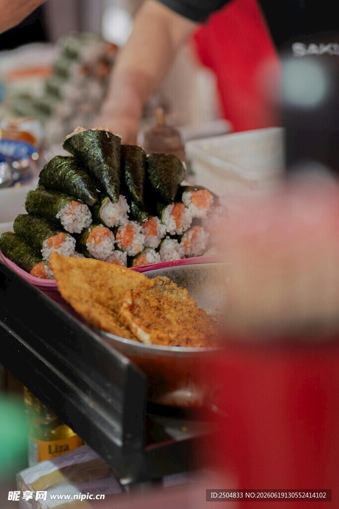 美味寿司等日式美食展示