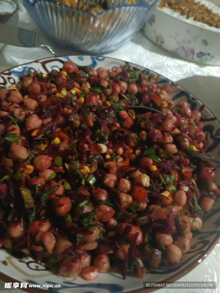美味多彩炒花生米